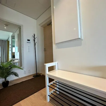 19th Floor Majestic Skyscraper - Panorama Ocean View Apartment